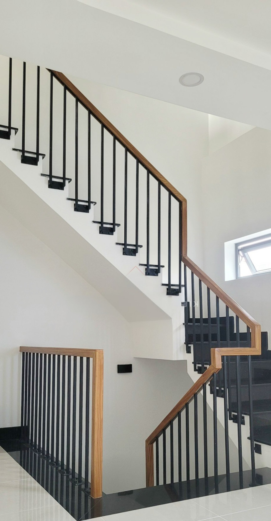 Cho thuê nhà lô góc, mới, thang máy,vỉa hè, 113m2- 5T, Nguyễn Thị Định_44 Tr - Ảnh 1